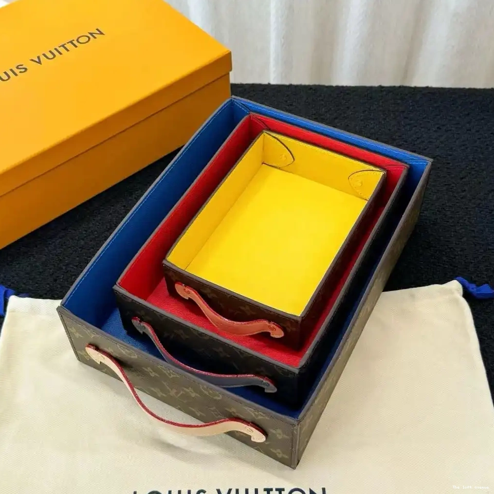 CUSTOM DESK LV HANDLE WITH TRAY 0508